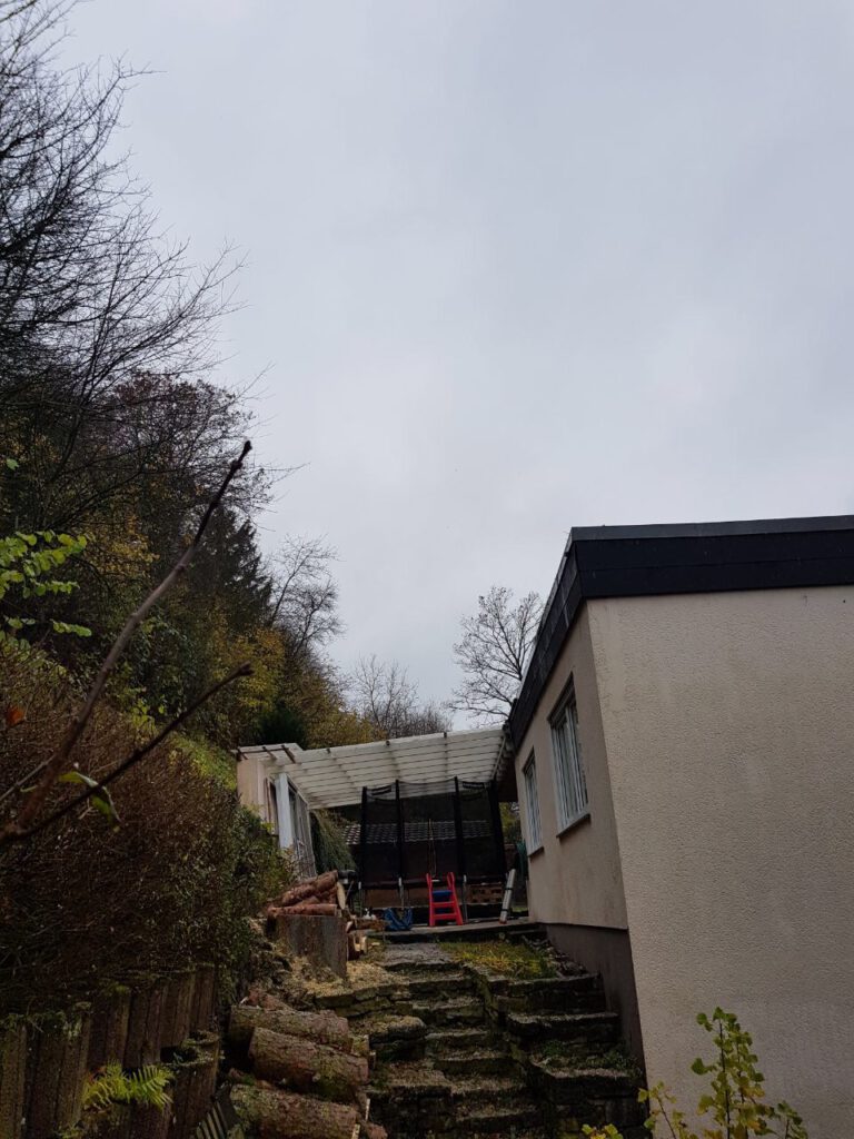...erreichen wir durch Seilklettertechnik